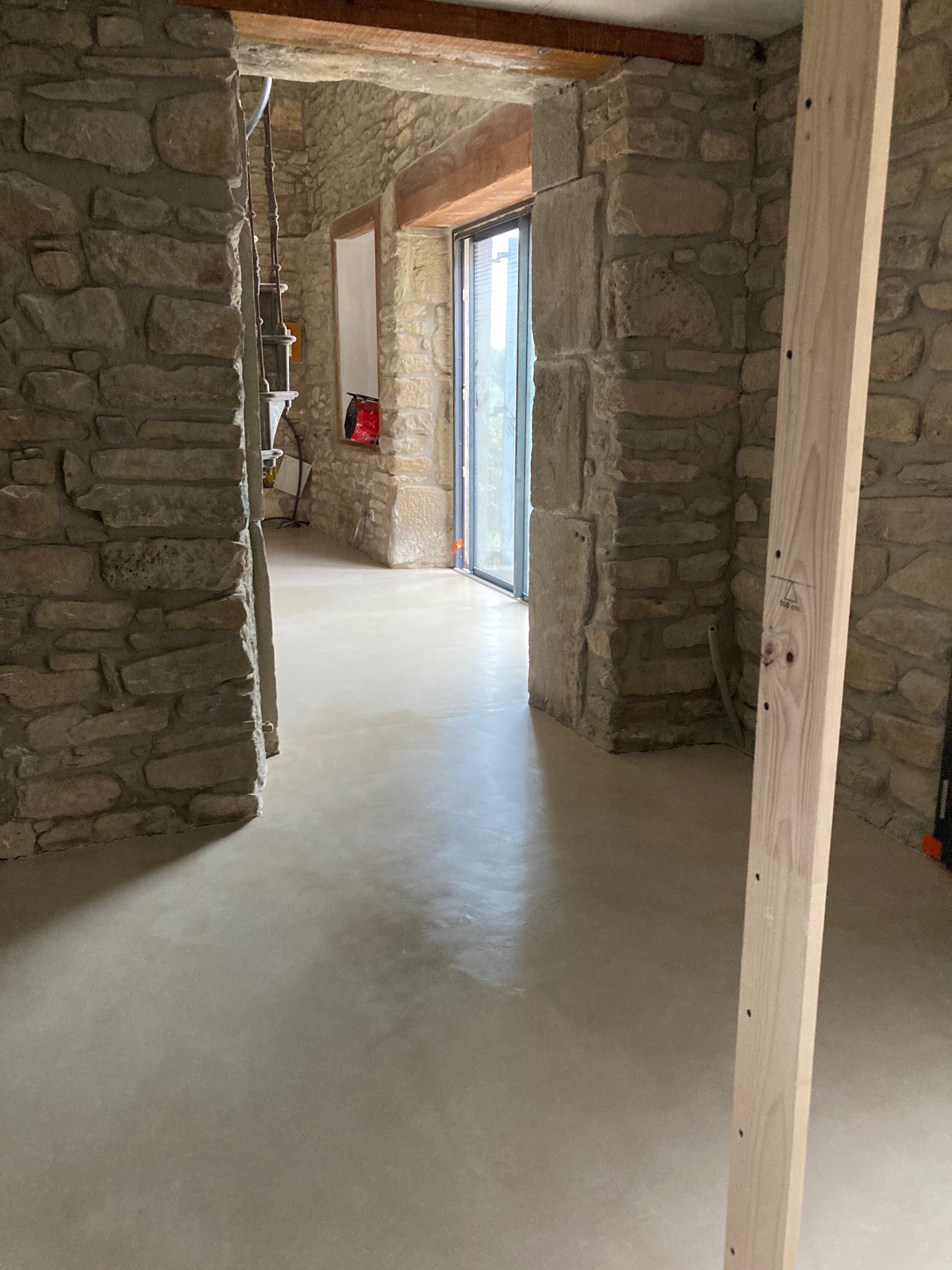 Sol séjour béton ciré anthracite